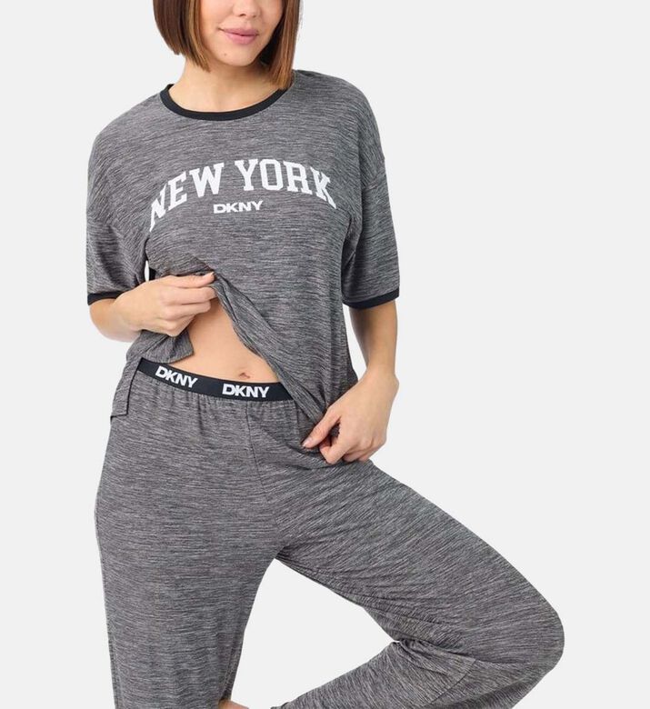 طقم بيجامة قصير الأكمام غير رسمي