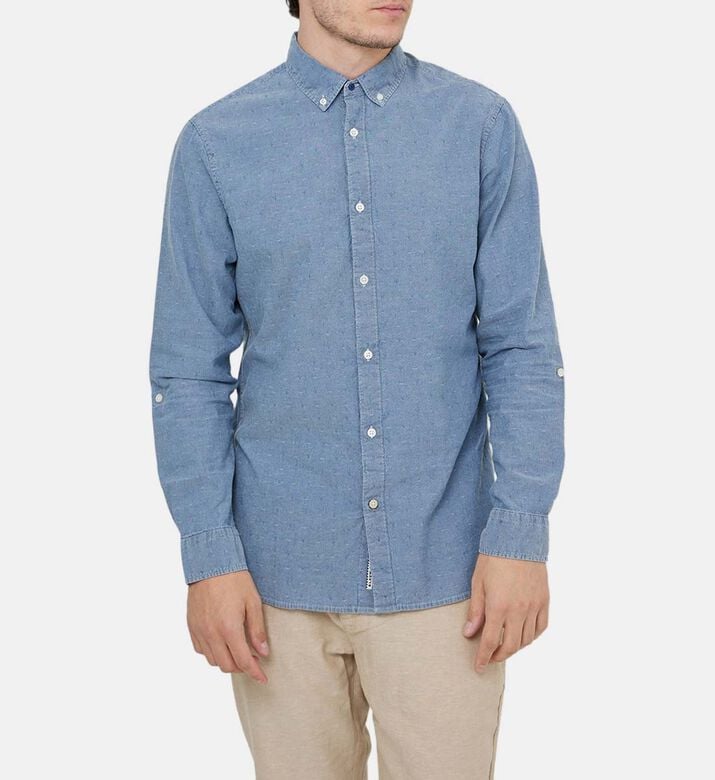 تي شيرت بياقة كلاسيكية مزخرفة تي شيرت بياقة كلاسيكية مزخرفة