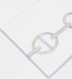 مفرش مائدة مطرز بسلاسل