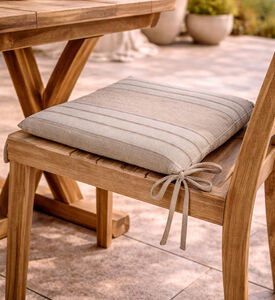 Home Deco and More Haft Knife Edge Cushion, Packshot View