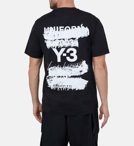 تيشيرت بأكمام قصيرة برسم غرافيكي