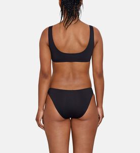 توب بيكيني رياضي مطرز بالشعار