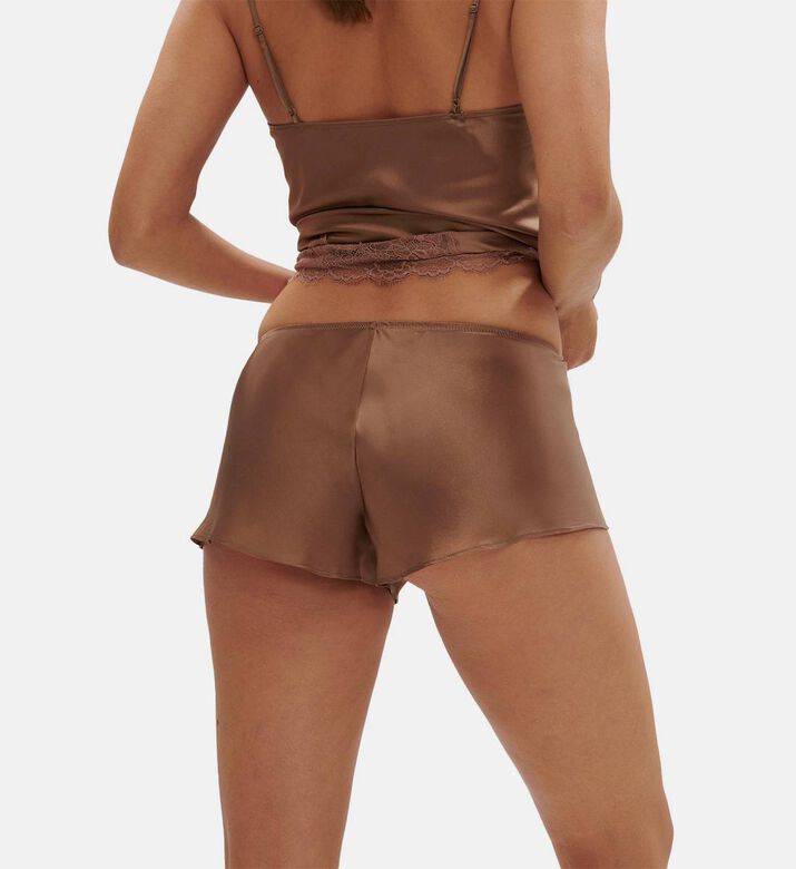 حلم الحرير ليلة قصيرة