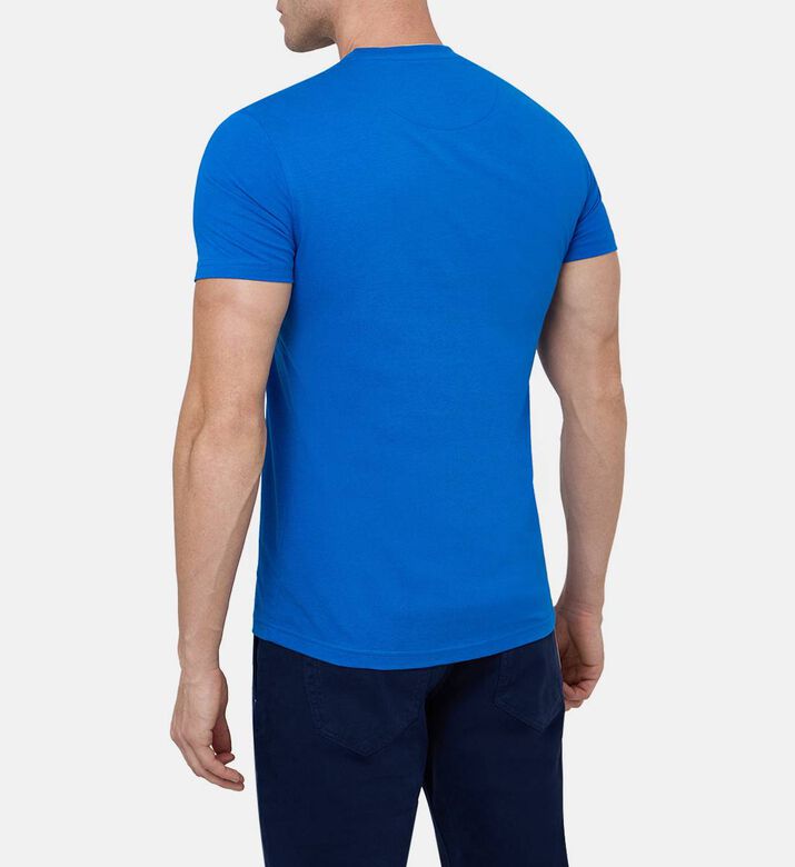 تيشيرت كلاسيكي بأكمام قصيرة