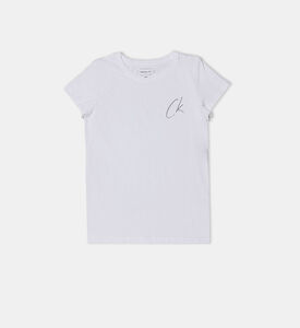 تيشيرت بأكمام قصيرة ضيق بتوقيع سي كاي