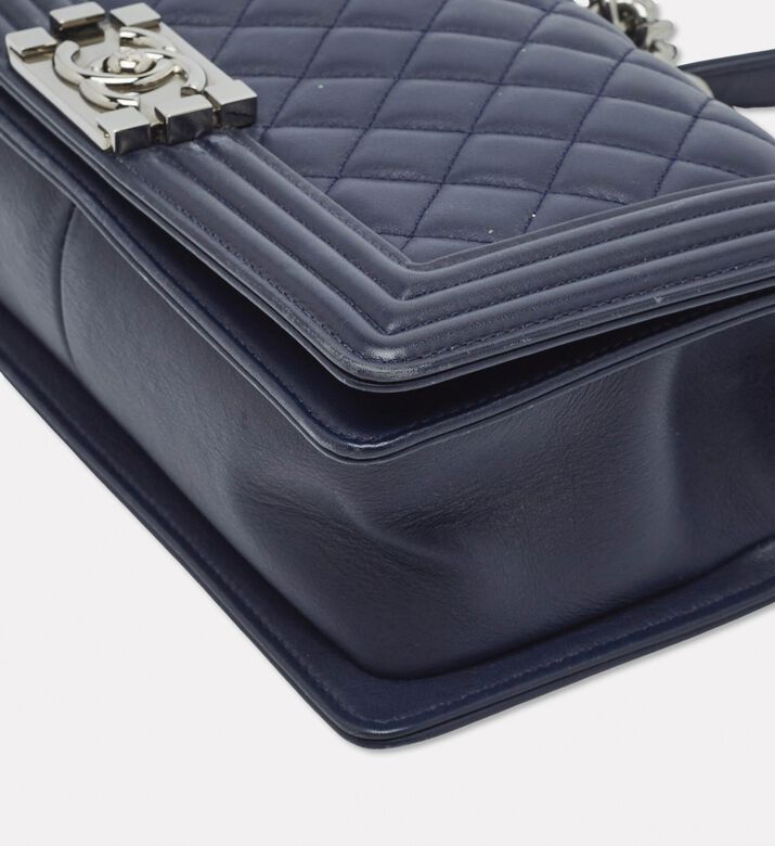 Chanel Preowned Chanel Quilted Leather Boy Flap Bag, Packshot View