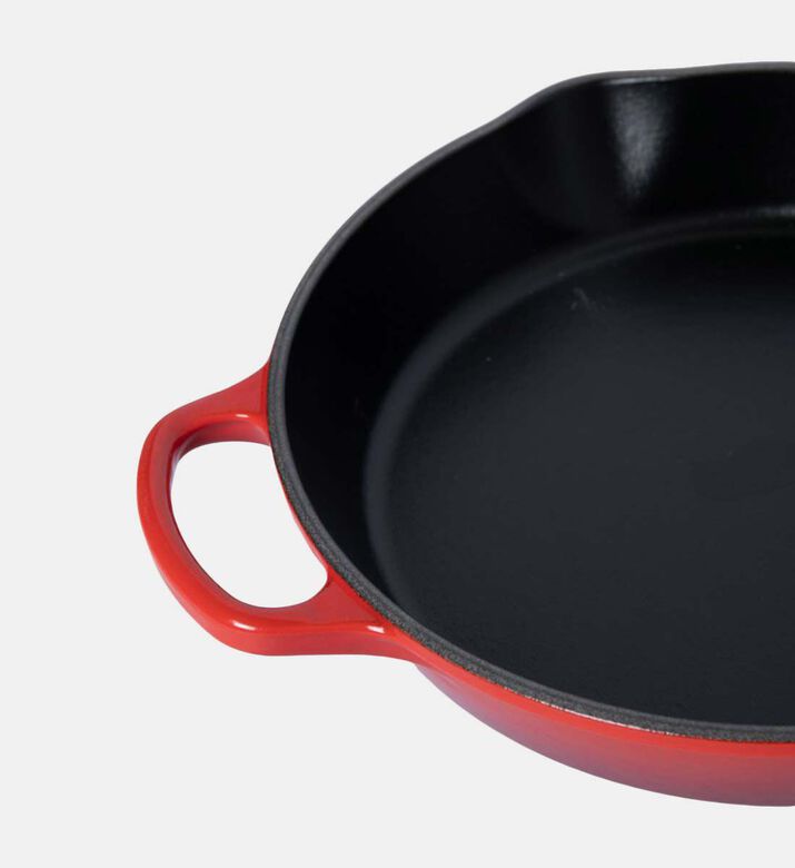 Le Creuset Deep Cast Iron Skillet, Red, 26-cm, Packshot View