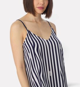 DKNY Chemise, Model View