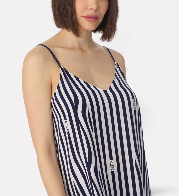 DKNY Chemise, Model View