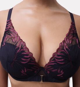 Chantelle Plunge T-shirt Bra, Blue, 95, B, Model View