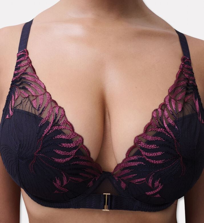 Chantelle Plunge T-shirt Bra, Blue, 95, B, Model View