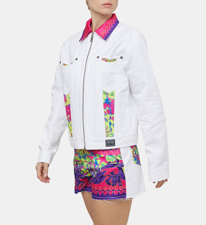 جاكيت دنيم بطبعة حيوانات