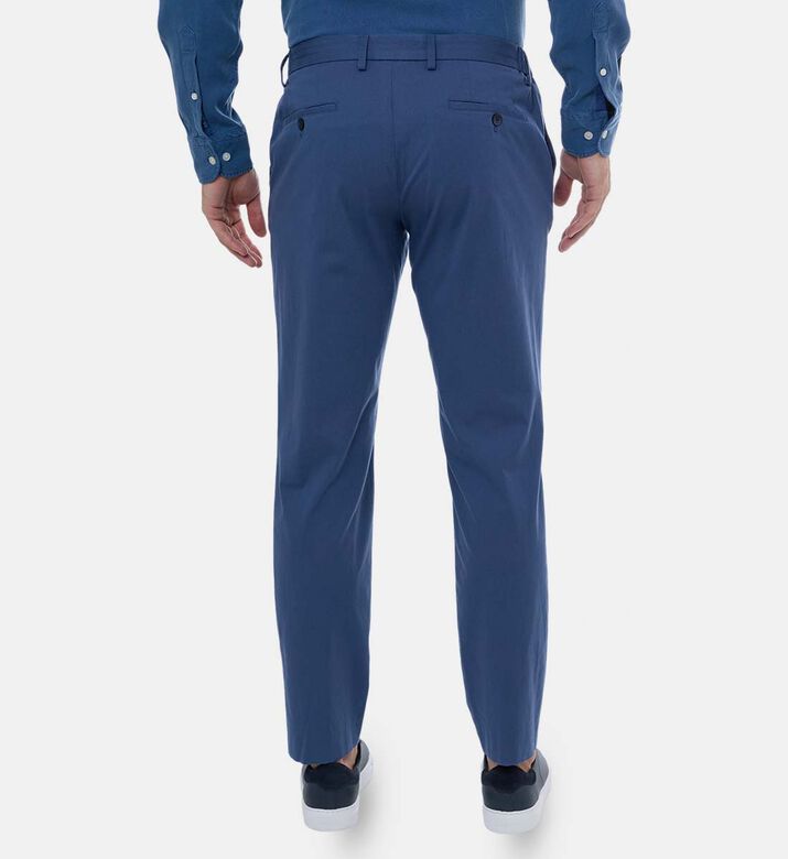 قميص مزخرف بتصميم مناسب مصبوغ