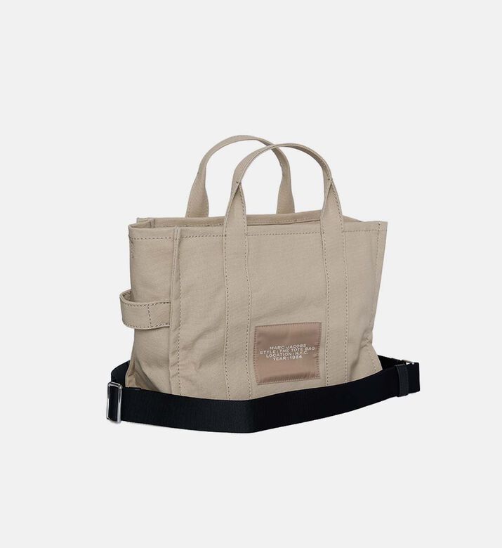 حقيبة يد صغيرة ملونة