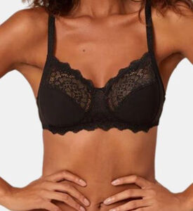 حمالة صدر من الدانتيل من Caresse ناعمة