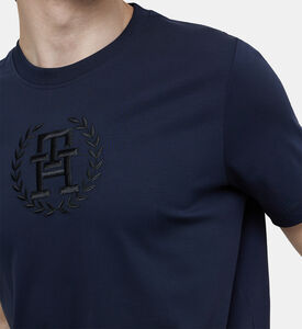 تيشيرت مطرز بنقشة لوريل بنفس اللون