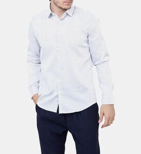 قميص بياقة بقصة ضيقة بنقشة أحرف الماركة