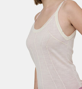 بلوزة بدون أكمام مستوحاة من الكورسيه