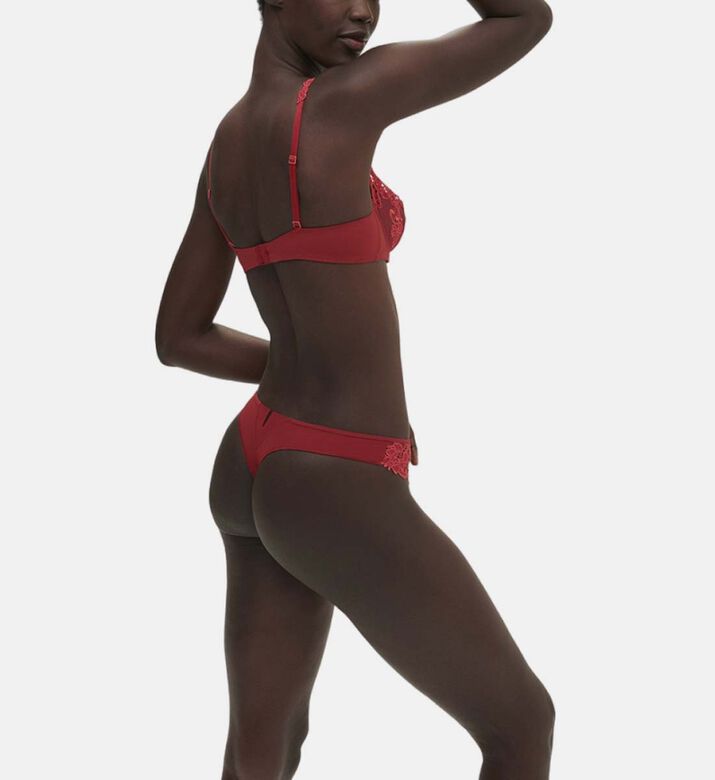 ثونغ سليب مطرز من ساغا