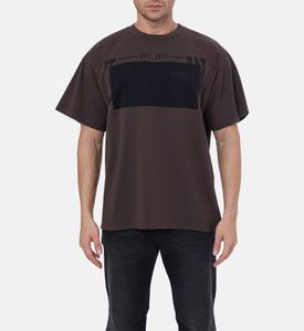 تيشيرت بياقة دائرية وطباعة غرافيكية