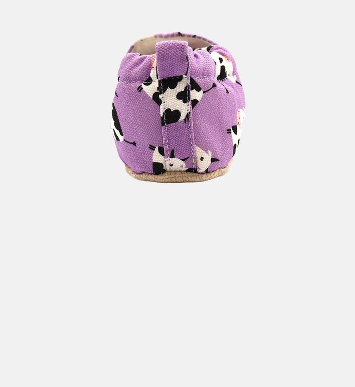 حذاء موكاسان مانع للانزلاق بطبعة بقرة