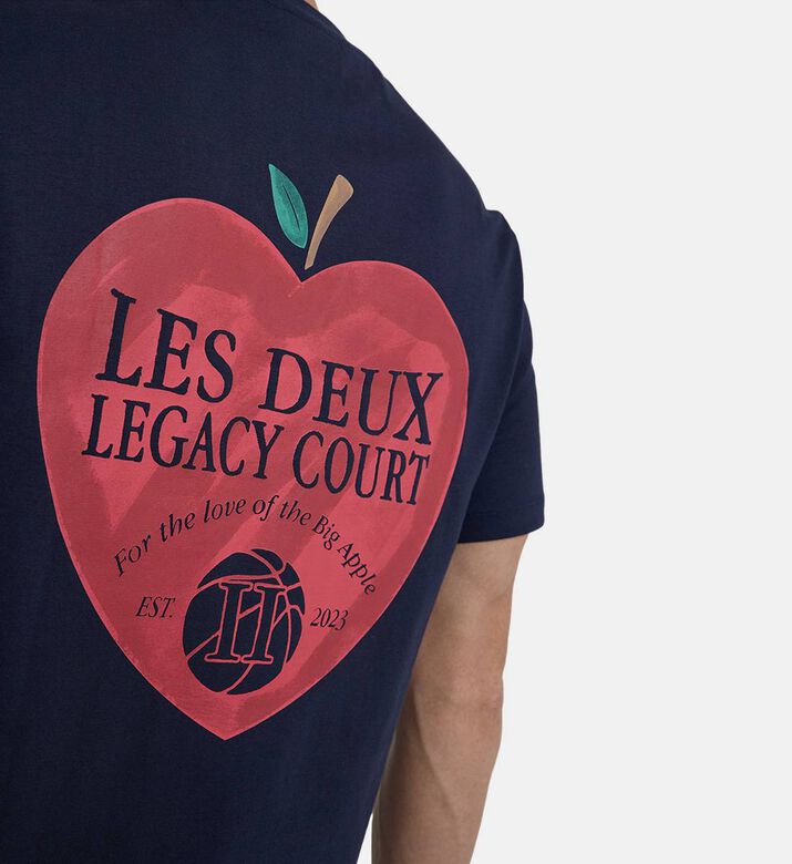 تيشيرت بطبعة شعار غرافيك