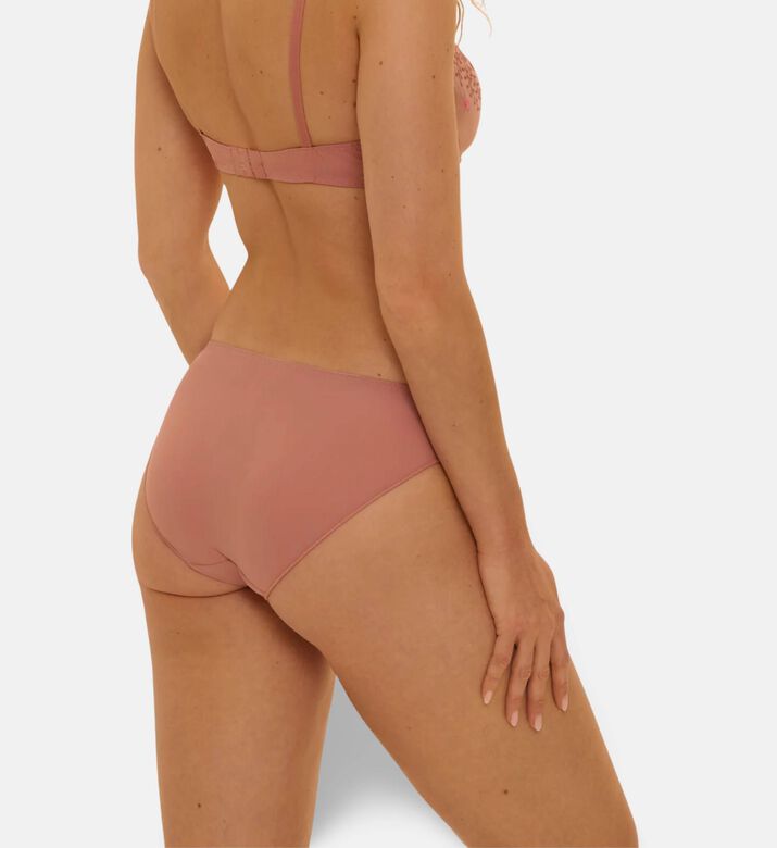 Simone Perele Brief, Model View