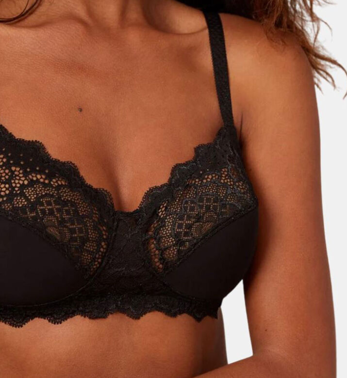 حمالة صدر من الدانتيل من Caresse ناعمة