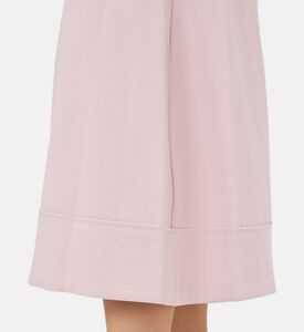 تنورة واسعة على شكل حرف A