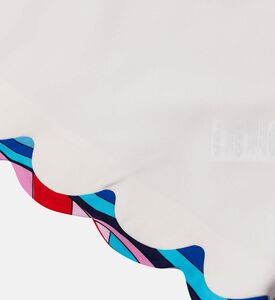 تنورة قصيرة بحافة صدفية