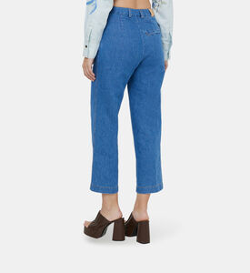 بنطال جينز قصير واسع الساقين