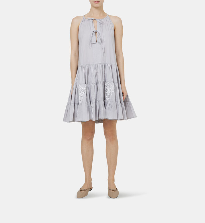 فستان جورجيتي مفصّل بالكشكشة