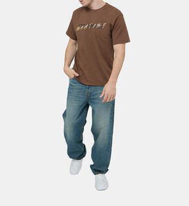 بنطال جينز بقصة مستقيمة