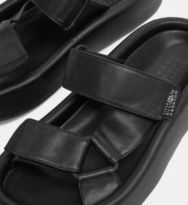 صندل بنعل سميك بمقدمة مدببة