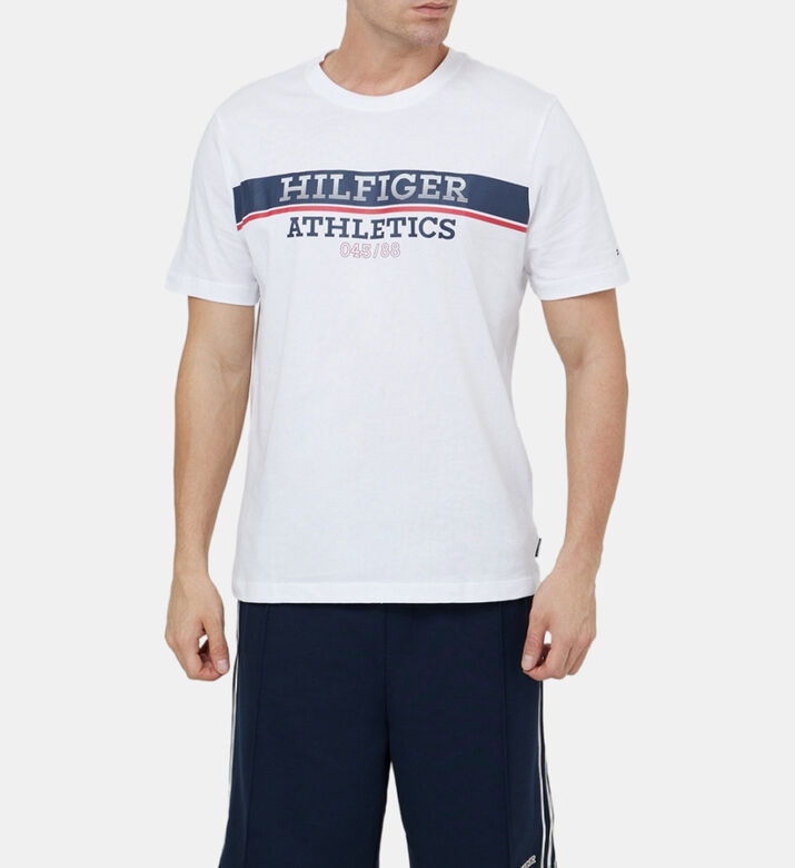 تيشيرت قطن بطبعة أحرف العلامة تيشيرت قطن بطبعة أحرف العلامة