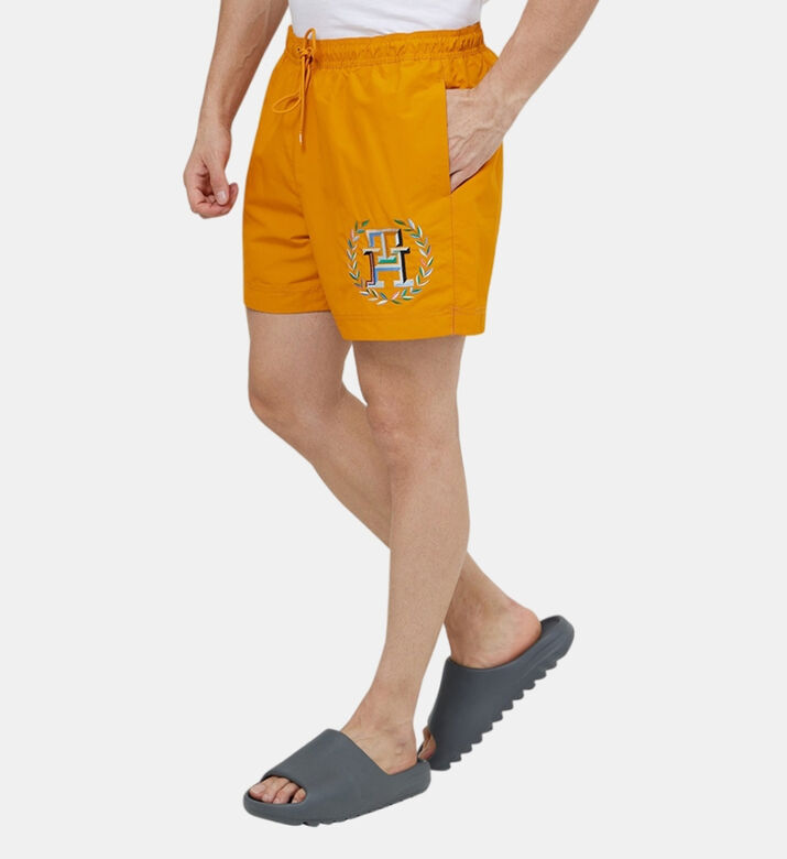 سروال سباحة بشعار ورباط