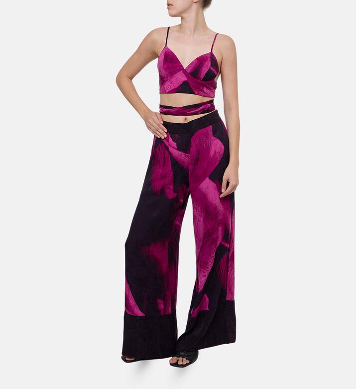 Niluu Sleeveless Cropped Top, Model View