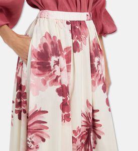 Carter and White Skirt Amaya, Model View