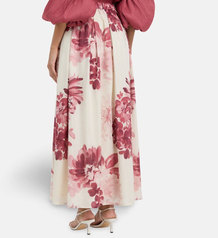 Carter and White Skirt Amaya, Model View