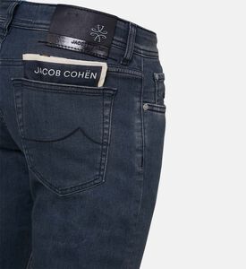 بنطال جينز ضيق بتفصيل وشاح