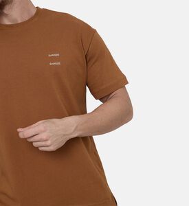 تيشيرت غير رسمي بأكمام قصيرة