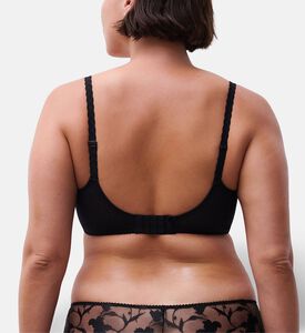 Chantelle Bra, Model View