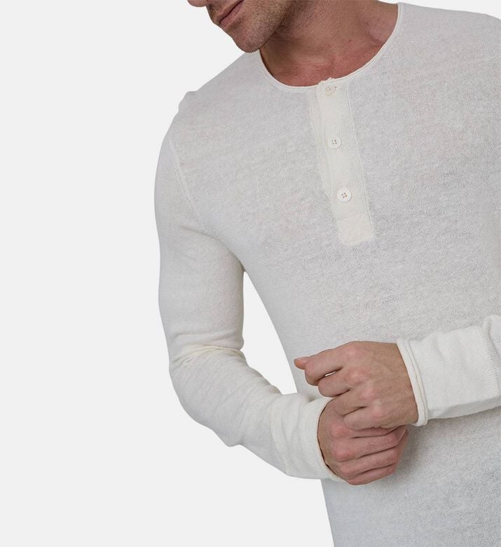 بلوزة بياقة بصف أزرار بلوزة بياقة بصف أزرار