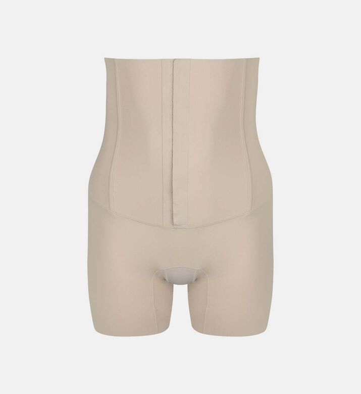 شورت برمودا للتحكم في الجسم