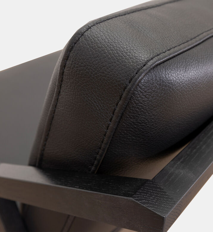 كرسي رين بذراعين وجلد بلوط