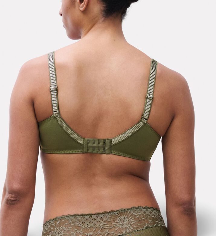 Chantelle Underwired Very Covering Lace Bra, Model View