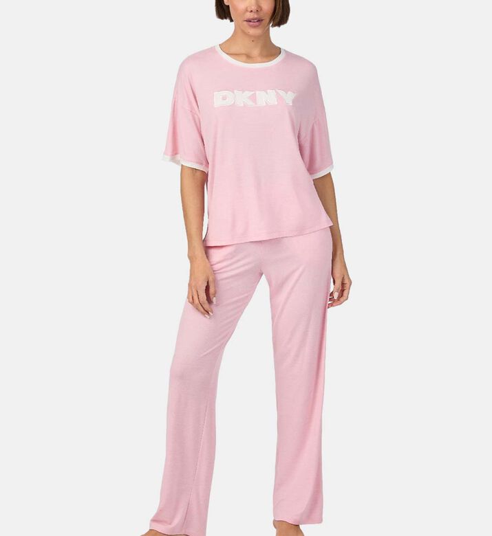 طقم بيجامة قصير الأكمام بقصة عادية