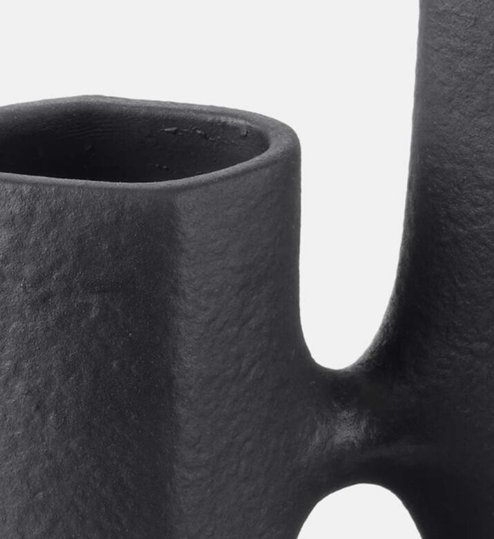 مزهرية متصلة ذات ثلاثة مستويات