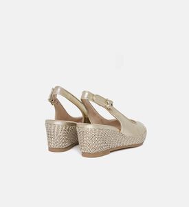 حذاء بكعب ويدج مغلق من الأمام