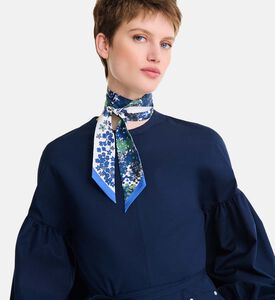 طوق رأس حريري مزين بأزهار